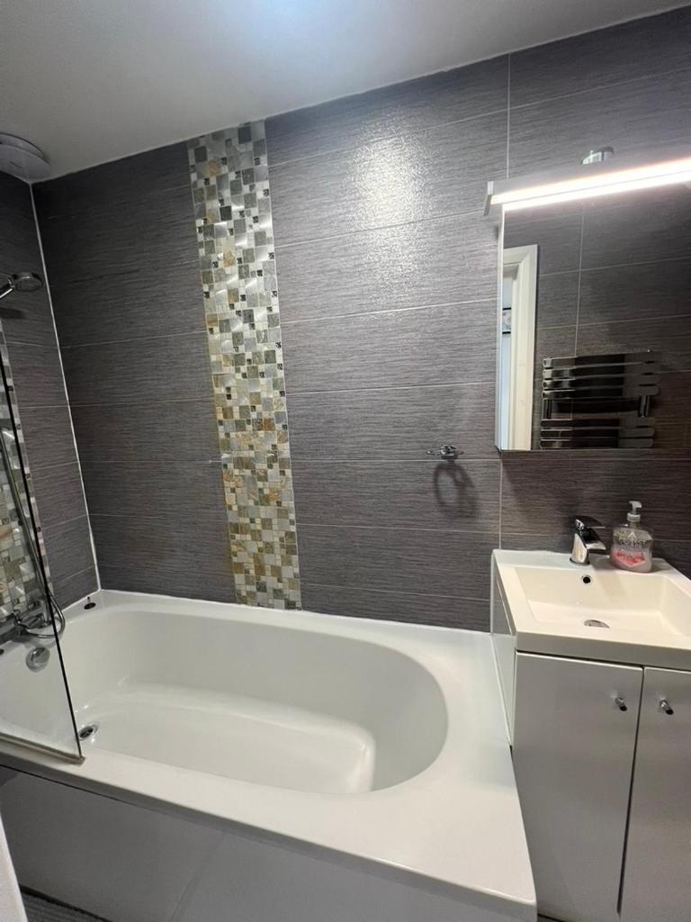 Zenobia London Luxury Apartments Финчли Экстерьер фото