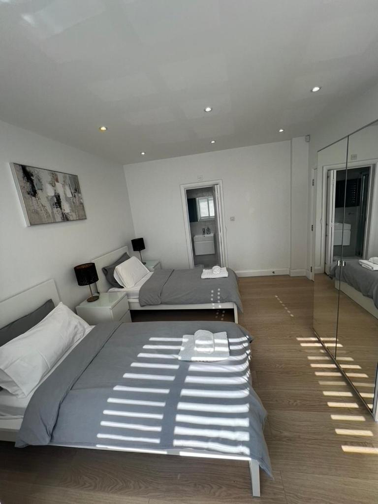 Zenobia London Luxury Apartments Финчли Экстерьер фото