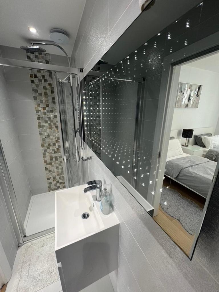 Zenobia London Luxury Apartments Финчли Экстерьер фото