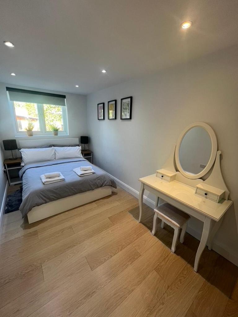 Zenobia London Luxury Apartments Финчли Экстерьер фото