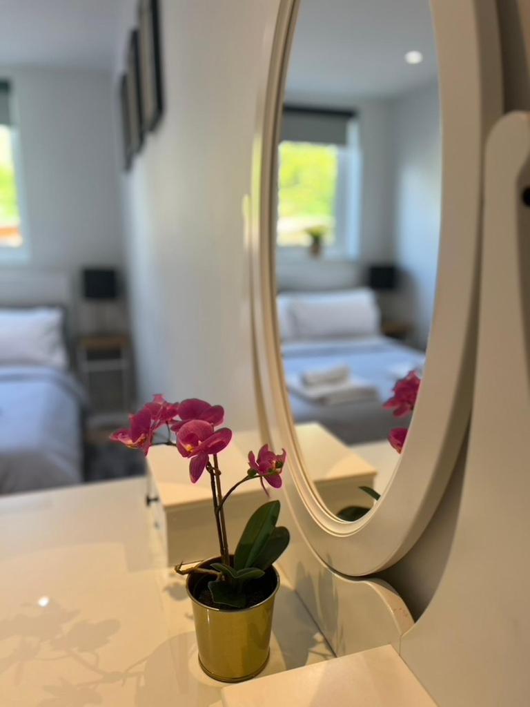 Zenobia London Luxury Apartments Финчли Экстерьер фото