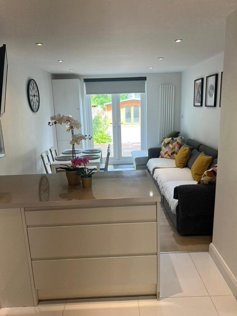 Zenobia London Luxury Apartments Финчли Экстерьер фото