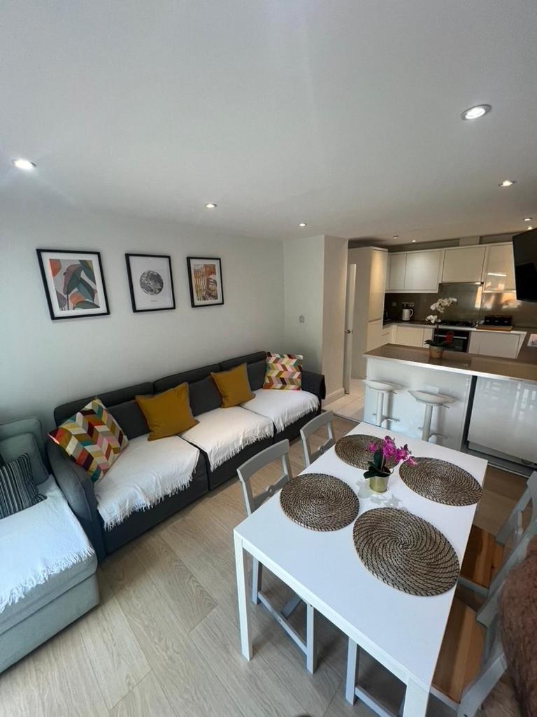 Zenobia London Luxury Apartments Финчли Экстерьер фото